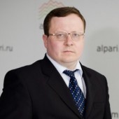 Александр Разуваев
